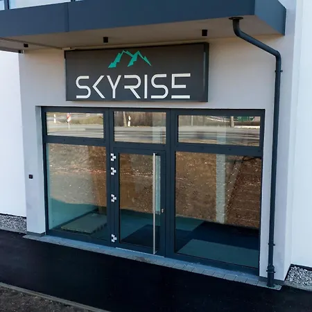 Modernes Skyroom 4 *